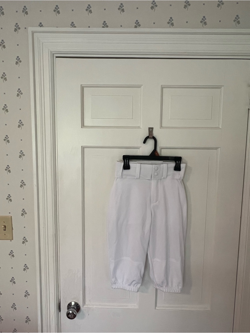 Baseball pants. Boys size M size 6-8. White